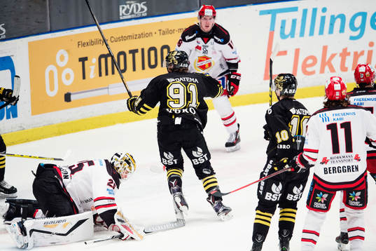 s Malte Strömwall jublar