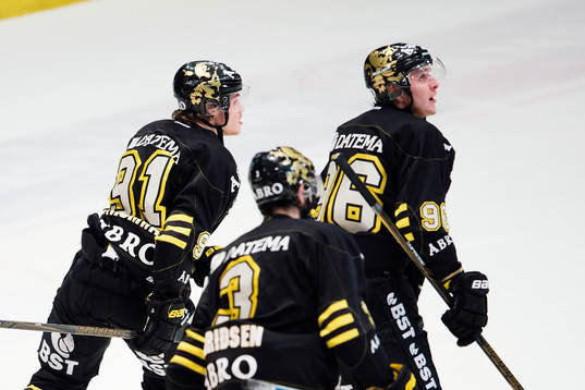s Malte Strömwall jublar