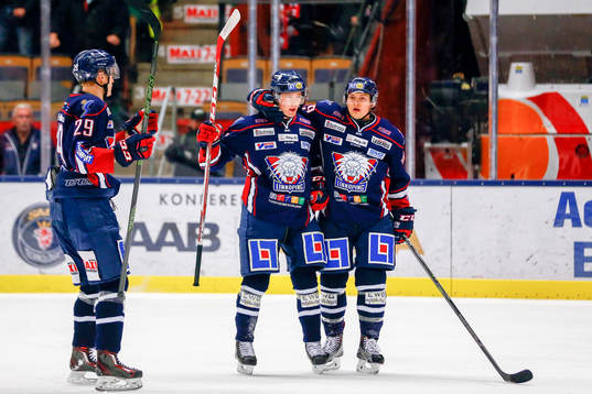 Linköpings Gustav Forsling jublar