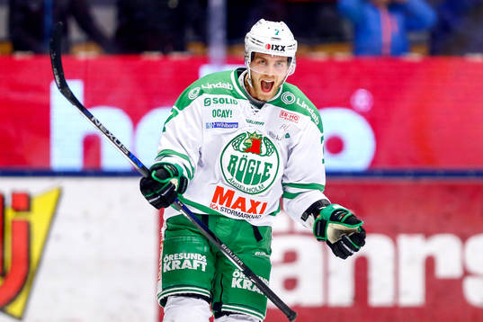 Rögles Patrik Cehlin jublar