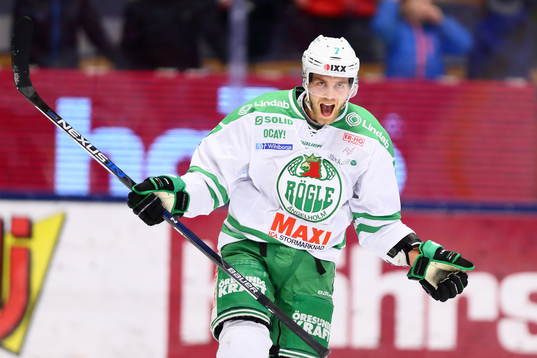 Rögles Patrick Cehlin jublar