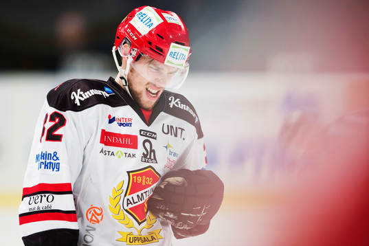 Almtunas Markus Modigs har ont