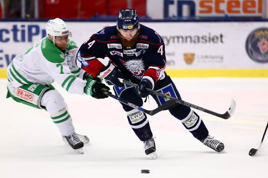 Linköpings Jonas Junland och Rögles Patrick Cehlin