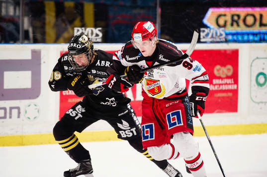 s Jesper Bratt och Almtunas Sebastian Hartmann