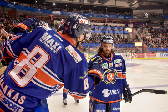 Växjös Ville Leino jublar