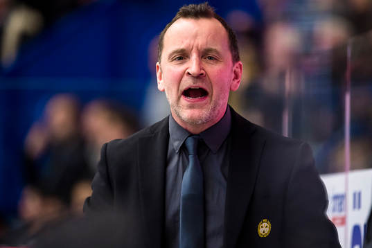 Brynäs tränare Thomas Berglund skriker