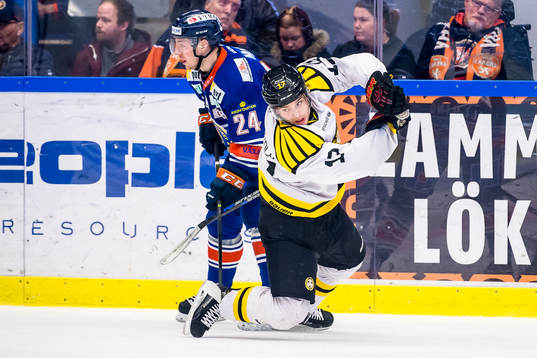Brynäs Pathrik Westerholm faller