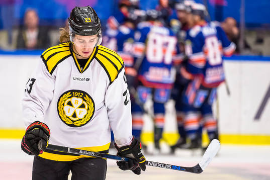 Brynäs Lucas Carlsson deppar