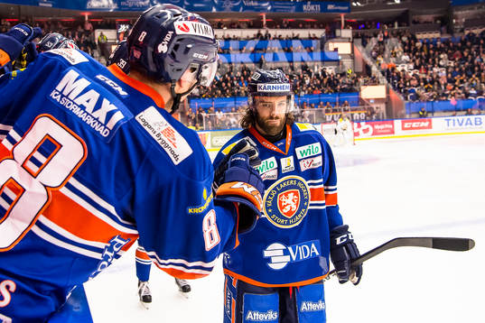 Växjös Ville Leino jublar