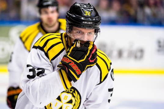 Brynäs Nick Johnson deppar