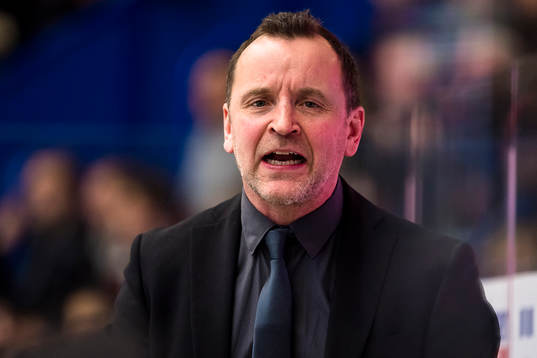 Brynäs tränare Thomas Berglund skriker