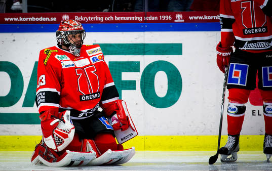 Örebros målvakt Julius Hudacek deppar