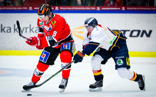 Örebros Joonas Jalvanti och Djurgårdens Markus Ljungh