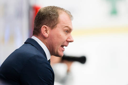s tränare Johan Lindbom