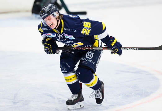 s Anton Bengtsson grinar illa