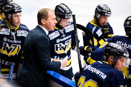 s tränare Johan Lindbom