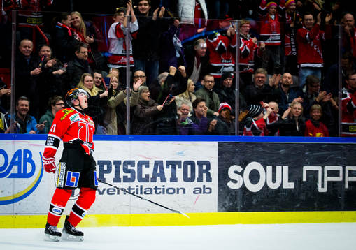 Örebros Joel Mustonen gör 2-1 och jublar