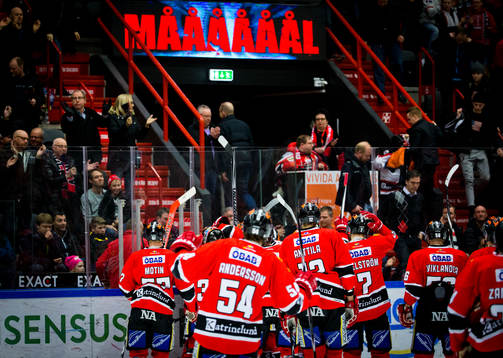 Örebros Joel Mustonen gör 2-1 och jublar