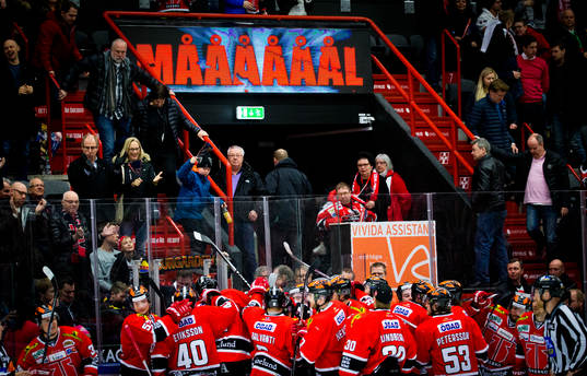 Örebros Joel Mustonen gör 2-1 och jublar