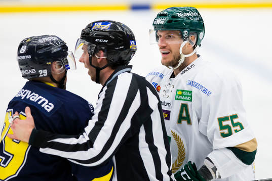 s Chris Abbott och Färjestads Ole-Kristian Tollefsen i
