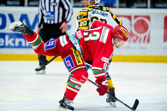 Skellefteås Erik Forsell och Modos Byron Ritchie