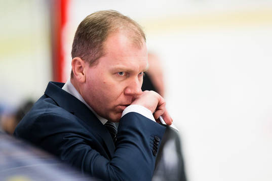 s tränare Johan Lindbom