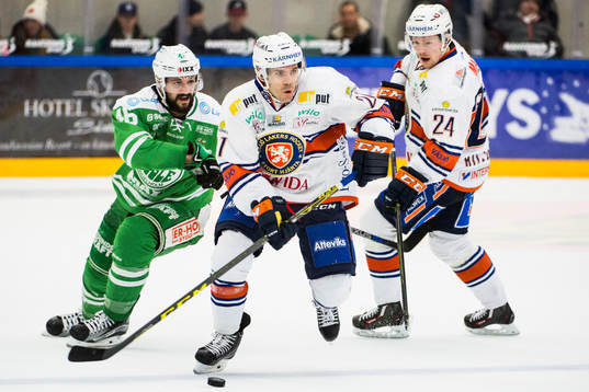 Växjös Cory Murphy och Joakim Hillding och Rögles Kevin