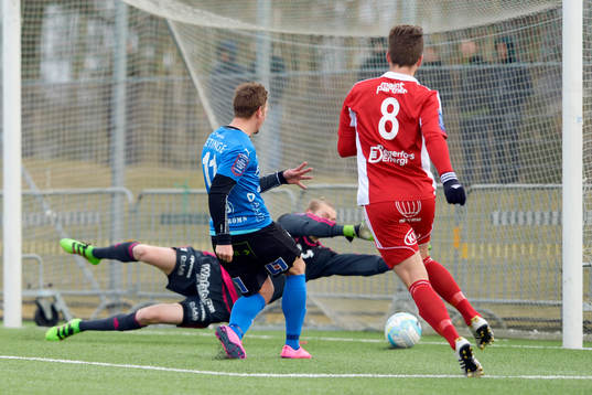 Halmstads Fredrik Olsson gör 3-0