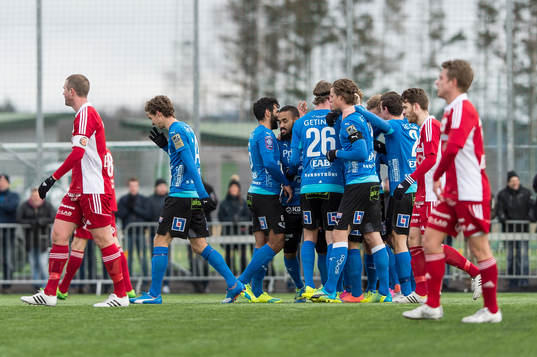 Halmstads spelare jublar