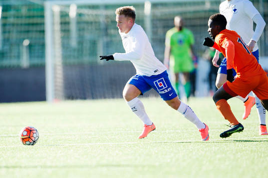 Norrköpings Niclas Bärkroth och Athletics Mohamed Buya