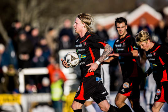 Trollhättans Fredrik Sundström har reducerat till 2-4
