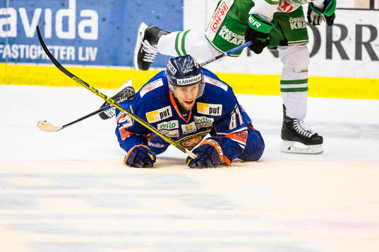 Växjös Robert Rosén faller till isen