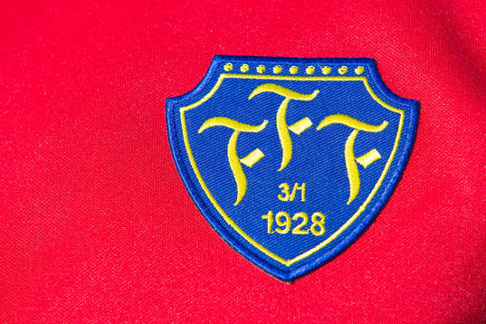 Falkenbergs ffs emblem på en tröja