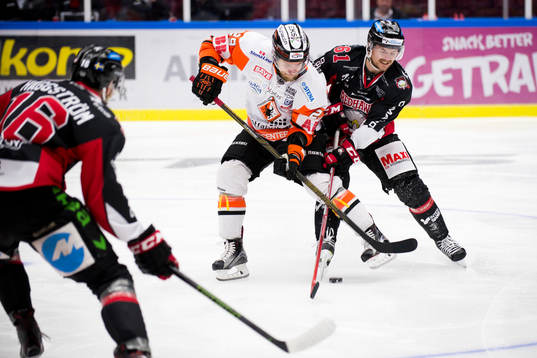 Malmö Redhawks Nicklas Jadeland  och Karlskronas Alexander