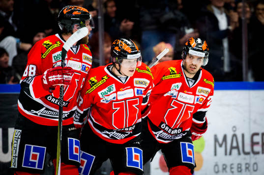 Örebros Daniel Viksten gör 2-1 och jublar