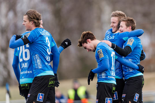 Halmstads spelare jublar