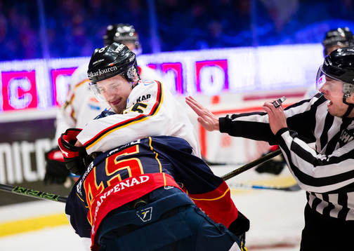 Luleås Anton Hedman i bråk med Djurgårdens Alexander Falk