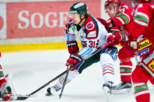Frölundas Nicklas Lasu och Modos Victor Olofsson