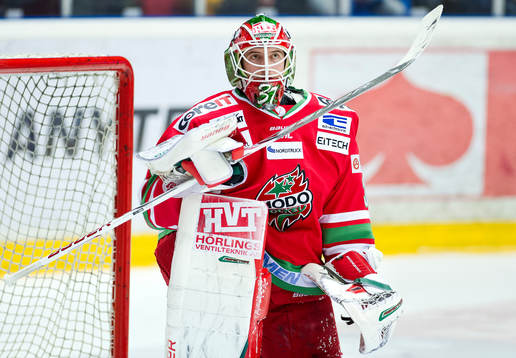 Modos målvakt Adam Reideborn