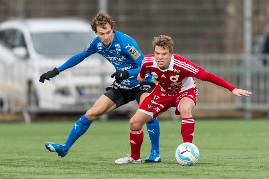 Halmstads Alexander Henningsson och Degerfors Emil Johansson