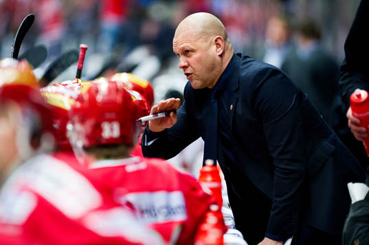 Modos tränare Andreas Johansson