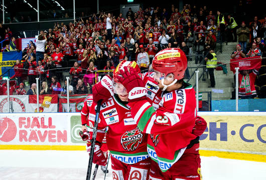 Modos Per-Åge Skröder och Gustav Possler jublar