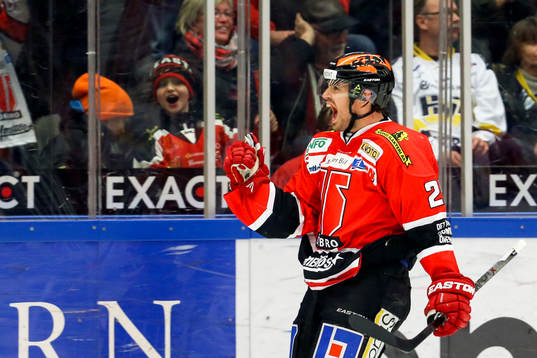Örebros Martin Johansson jublar