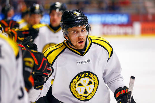 Brynäs Sebastian Enterfeldt jublar
