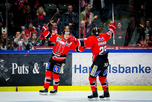 Örebros Daniel Viksten gör 2-1 och jublar