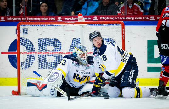 s målvakt Fredrik Pettersson-Wentzel och Anton Bengtsson
