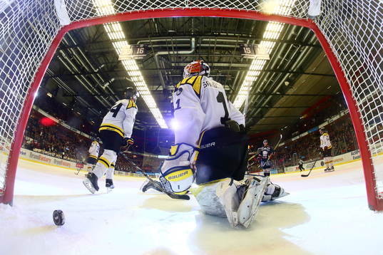 Mål 5-2 av Linköpings Nick Sörensen förbi Brynäs