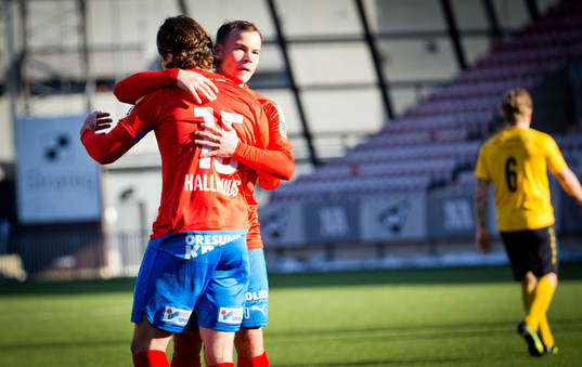 Helsingborgs Linus Hallenius gör 0-1 och jublar