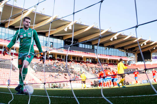 Helsingborgs Linus Hallenius gör 0-1 och jublar på