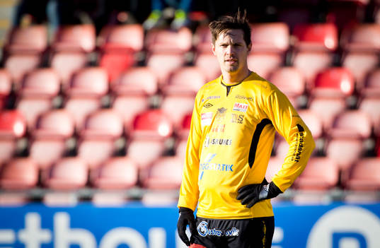 Forwards Stellan Carlsson deppar